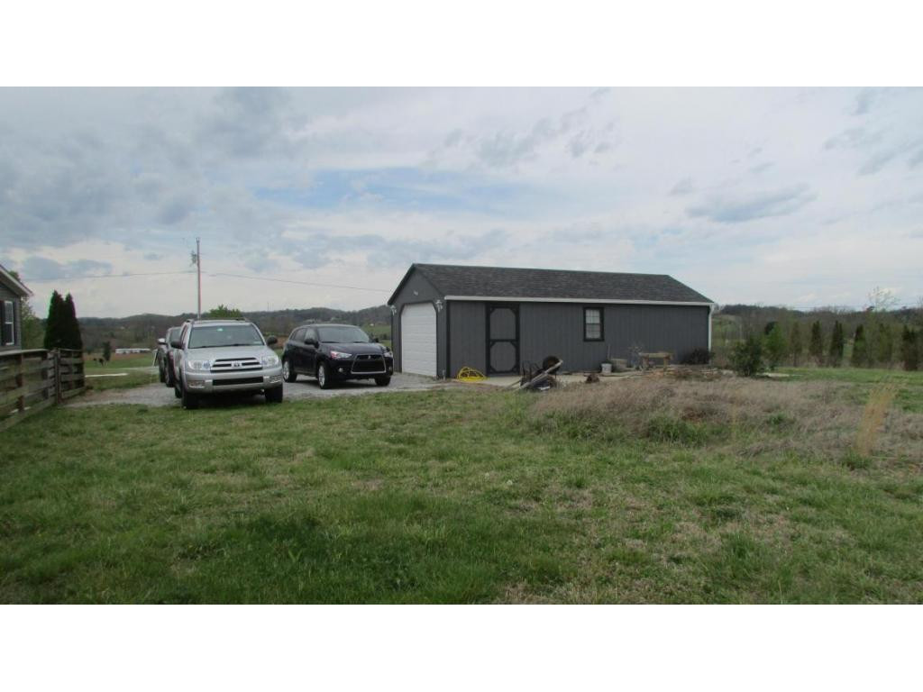 505 Ricker Road Greeneville, TN 37743 - Photo 18 of 20 Detached 1 car garage