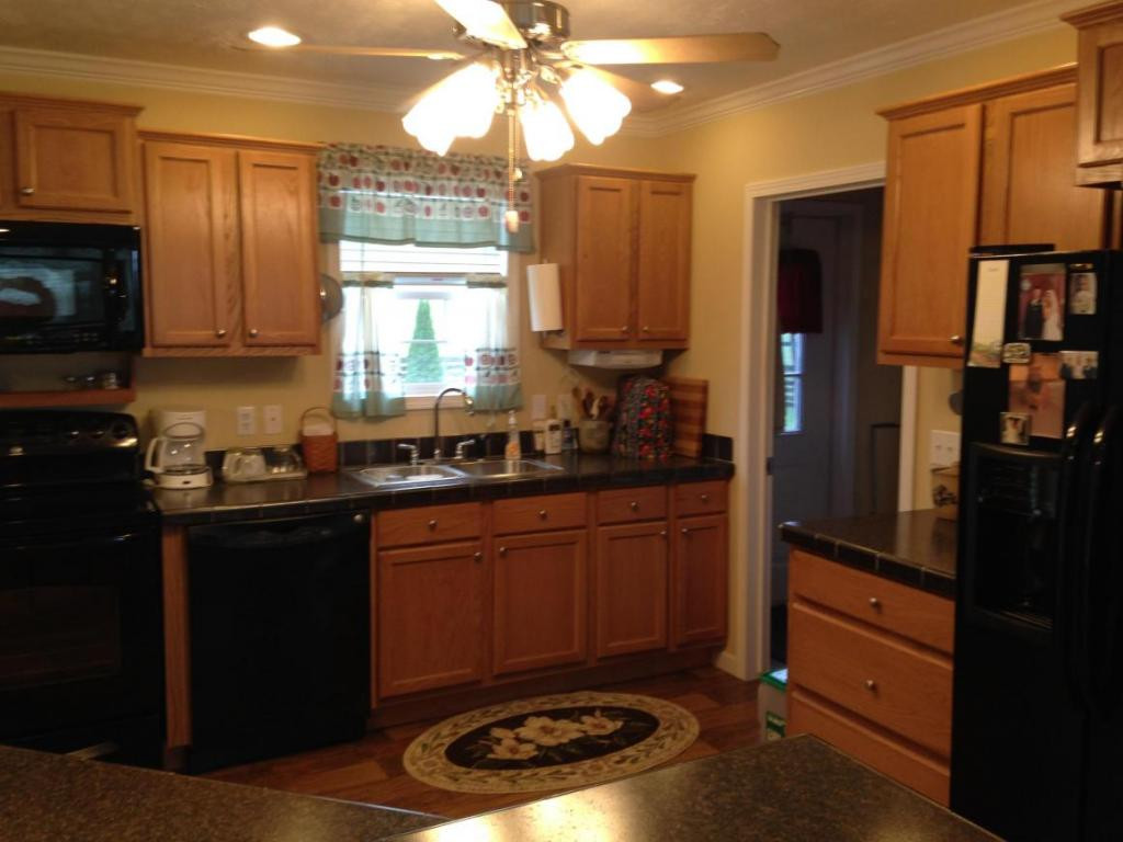 505 Ricker Road Greeneville, TN 37743 - Photo 6 of 20 Handsome kitchen