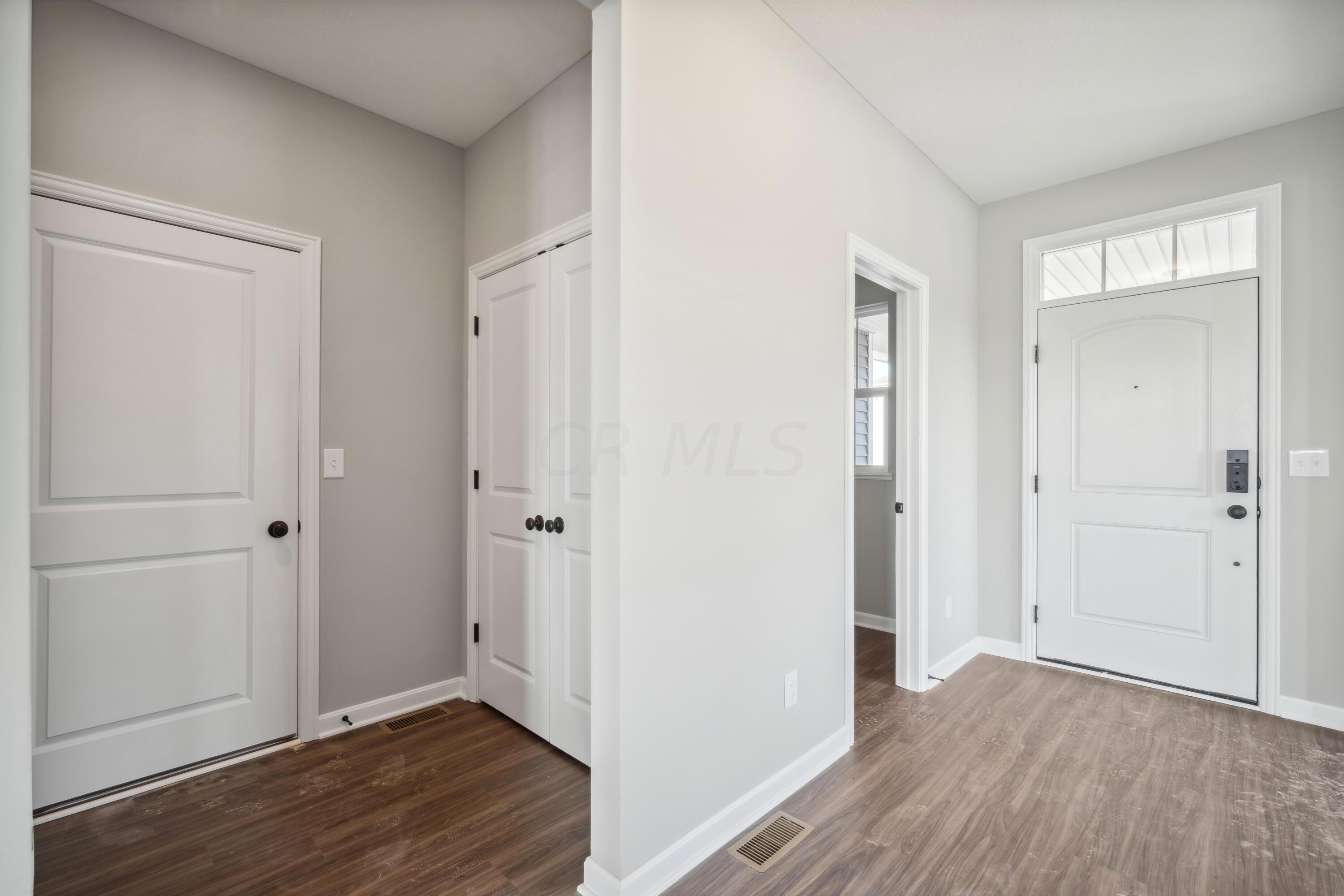 3336 Logsdon Loop Delaware, OH 43015 - Photo 7 of 39 Interior