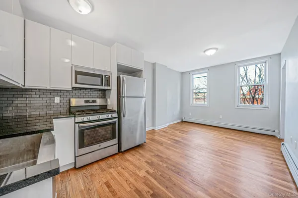 $3,000 | 176 A 26th Street | Greenwood Heights