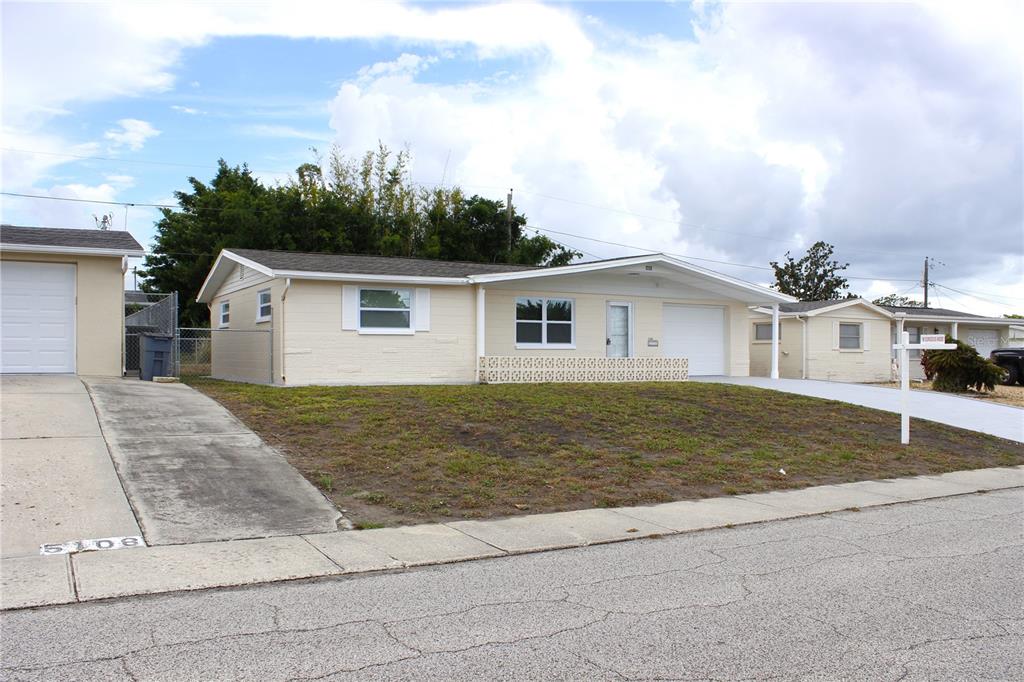 5102 Manor Drive New Port Richey, FL 34652 - Photo 3 of 32