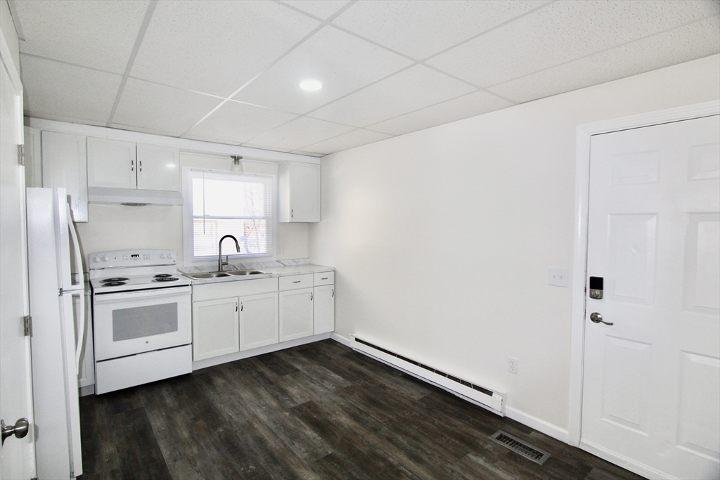 36-38 Chester Street Springfield, MA 01105 - Photo 4 of 13 Gallery Image 4