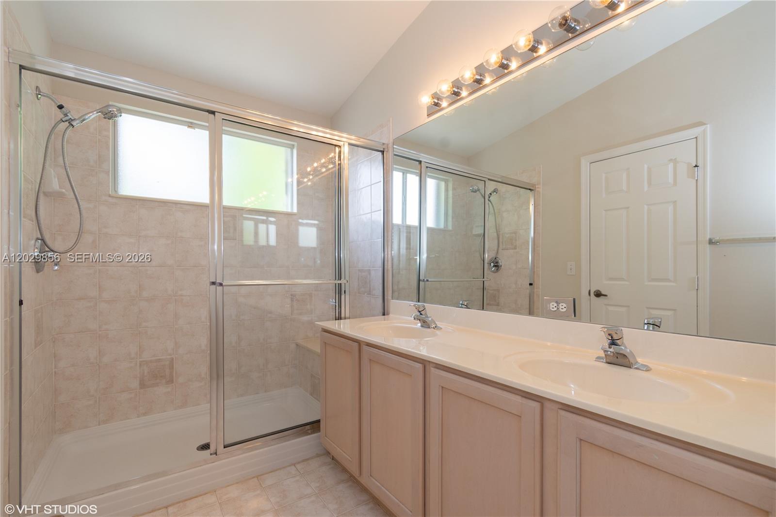 8272 Vía Serena Boca Raton, FL 33433 - Photo 7 of 11