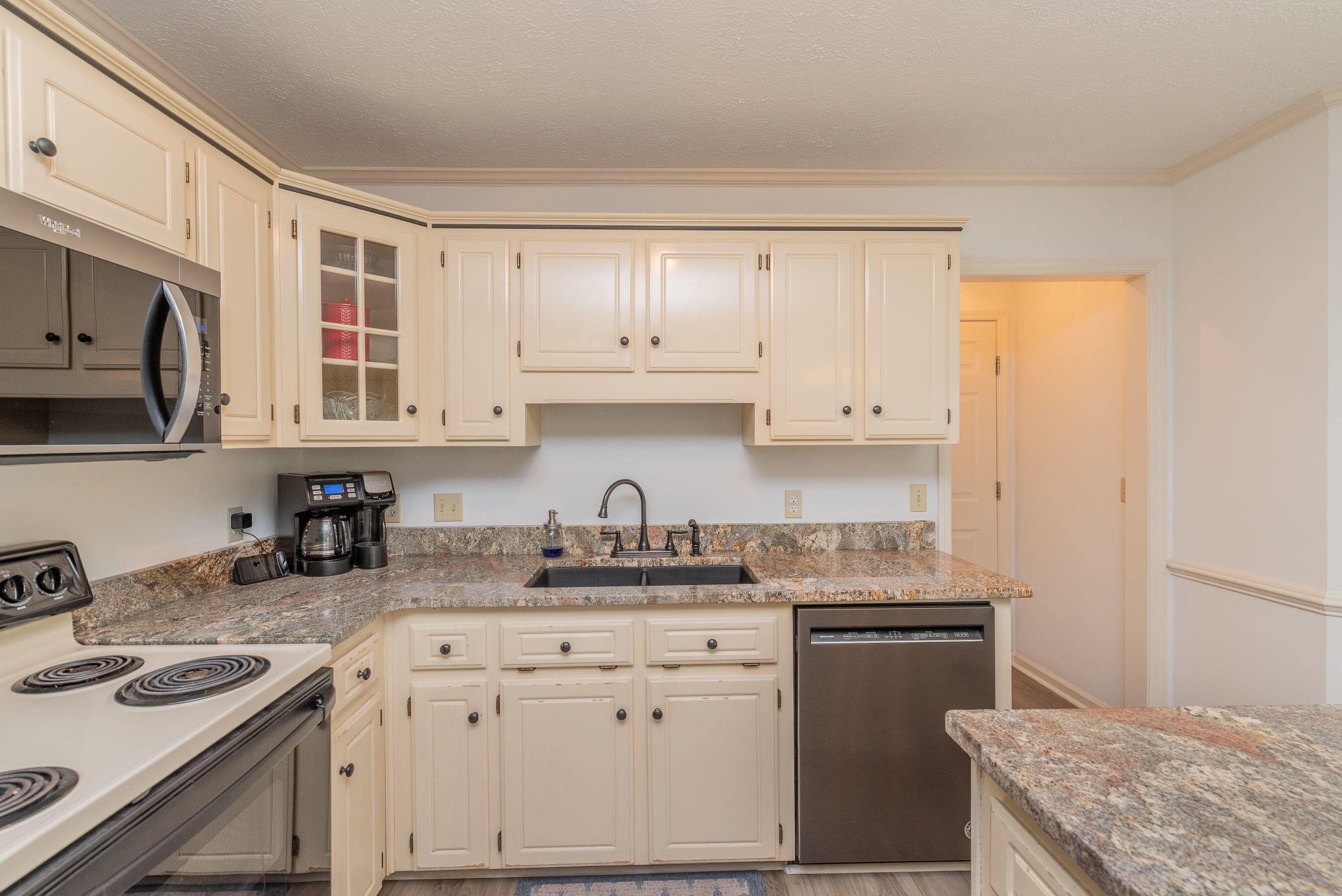 313 East Hedge Road Aiken, SC 29801 - Photo 18 of 48