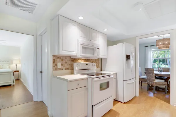 $3,600 | 8574 Southeast Seagrape Way, Hobe Sound, FL 33455