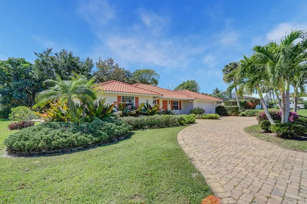 $3,600 | 8574 Southeast Seagrape Way, Hobe Sound, FL 33455