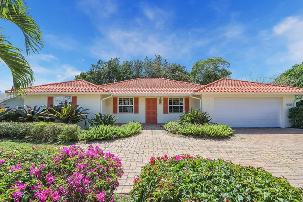 $3,600 | 8574 Southeast Seagrape Way, Hobe Sound, FL 33455