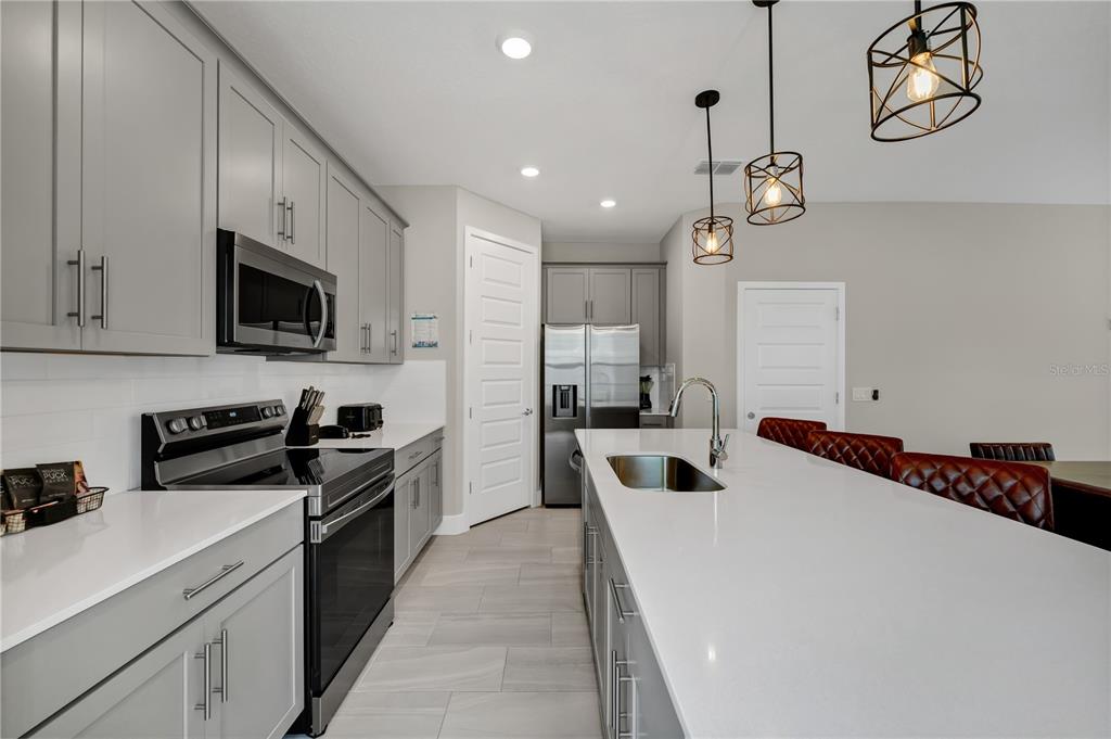 7833 Spectrum Drive Kissimmee, FL 34747 - Photo 31 of 54