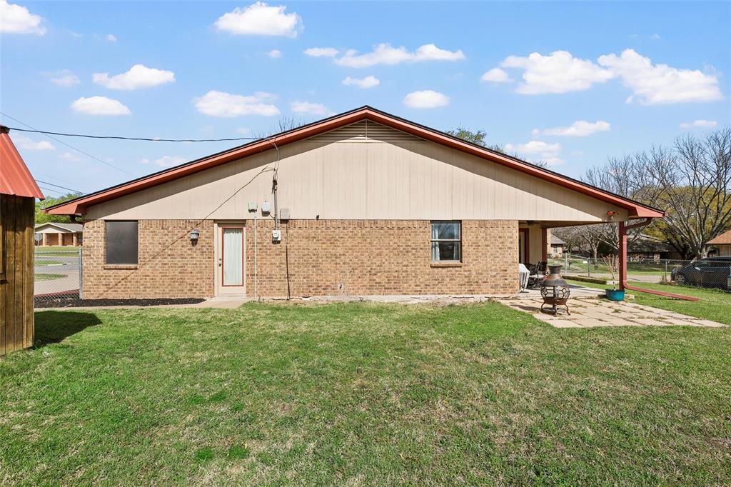 525 Angel Fire Drive Hewitt, TX 76643 - Photo 22 of 25 a view of a house with backyard and sitting area