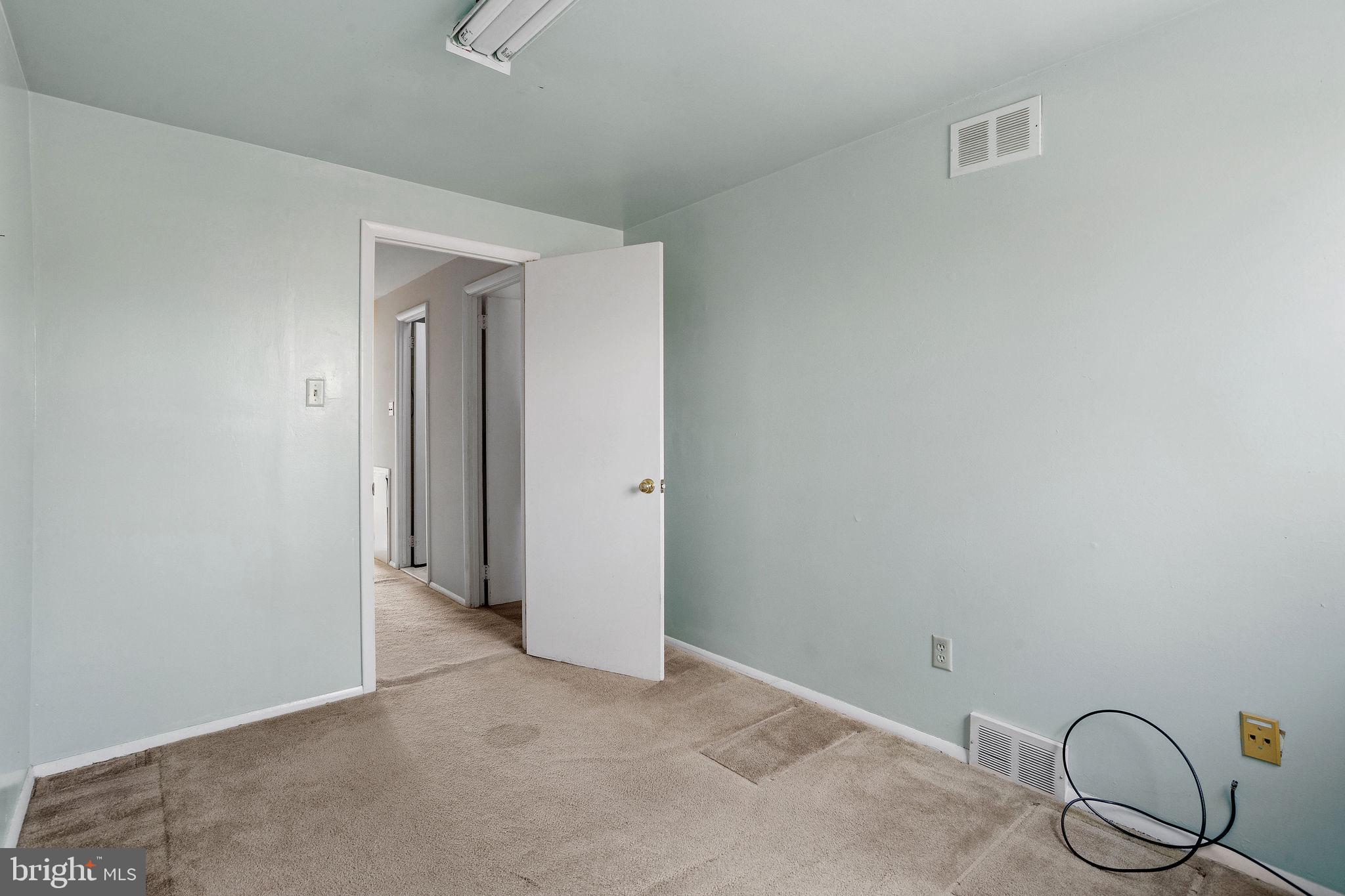 1406 Rainer Road Brookhaven, PA 19015 - Photo 13 of 21