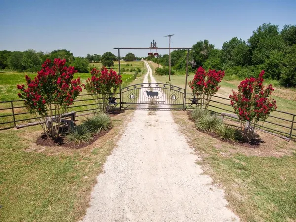 $795,000 | 5562 County Road 1037, Celeste, TX 75423