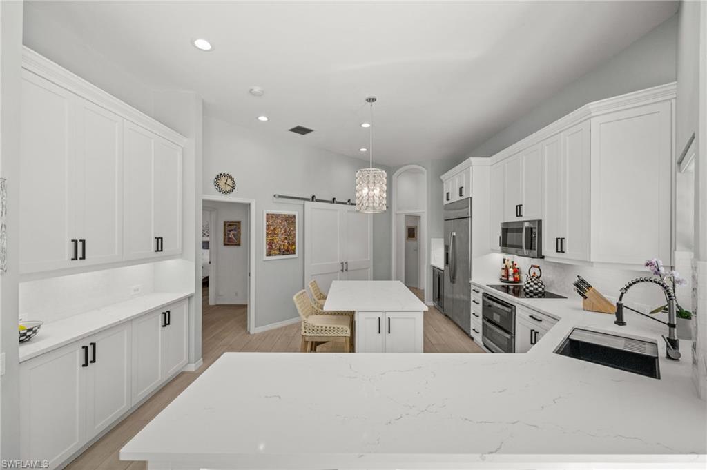 985 Spanish Moss Trail Naples, FL 34108 - Photo 15 of 50