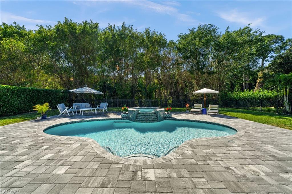 985 Spanish Moss Trail Naples, FL 34108 - Photo 37 of 50