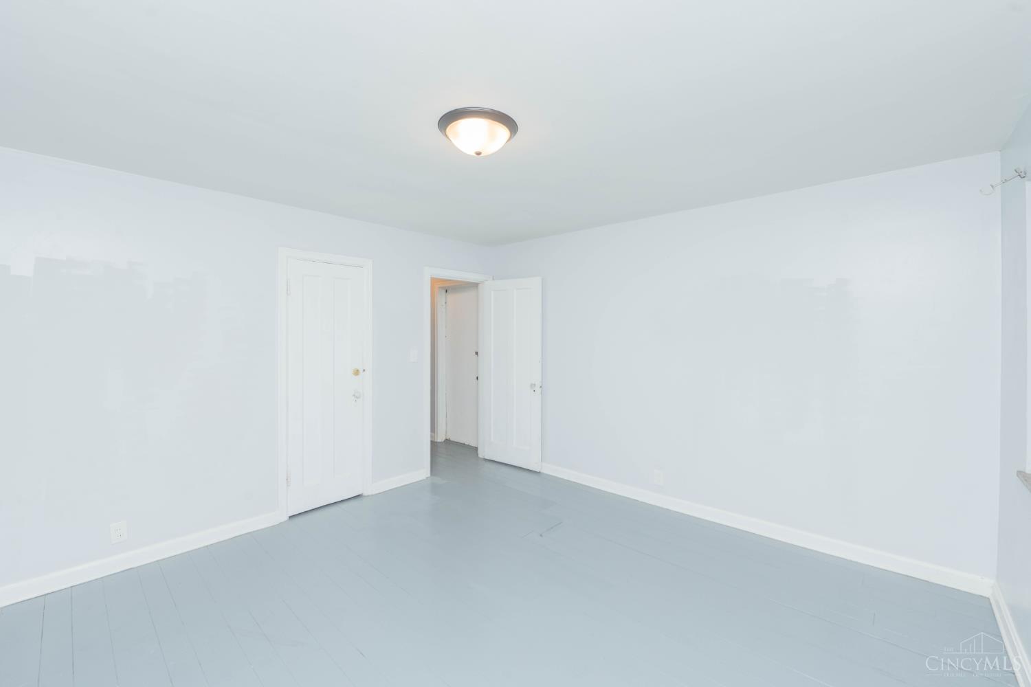 7169 Reading Road Cincinnati, OH 45237 - Photo 12 of 13 Gallery Image 12