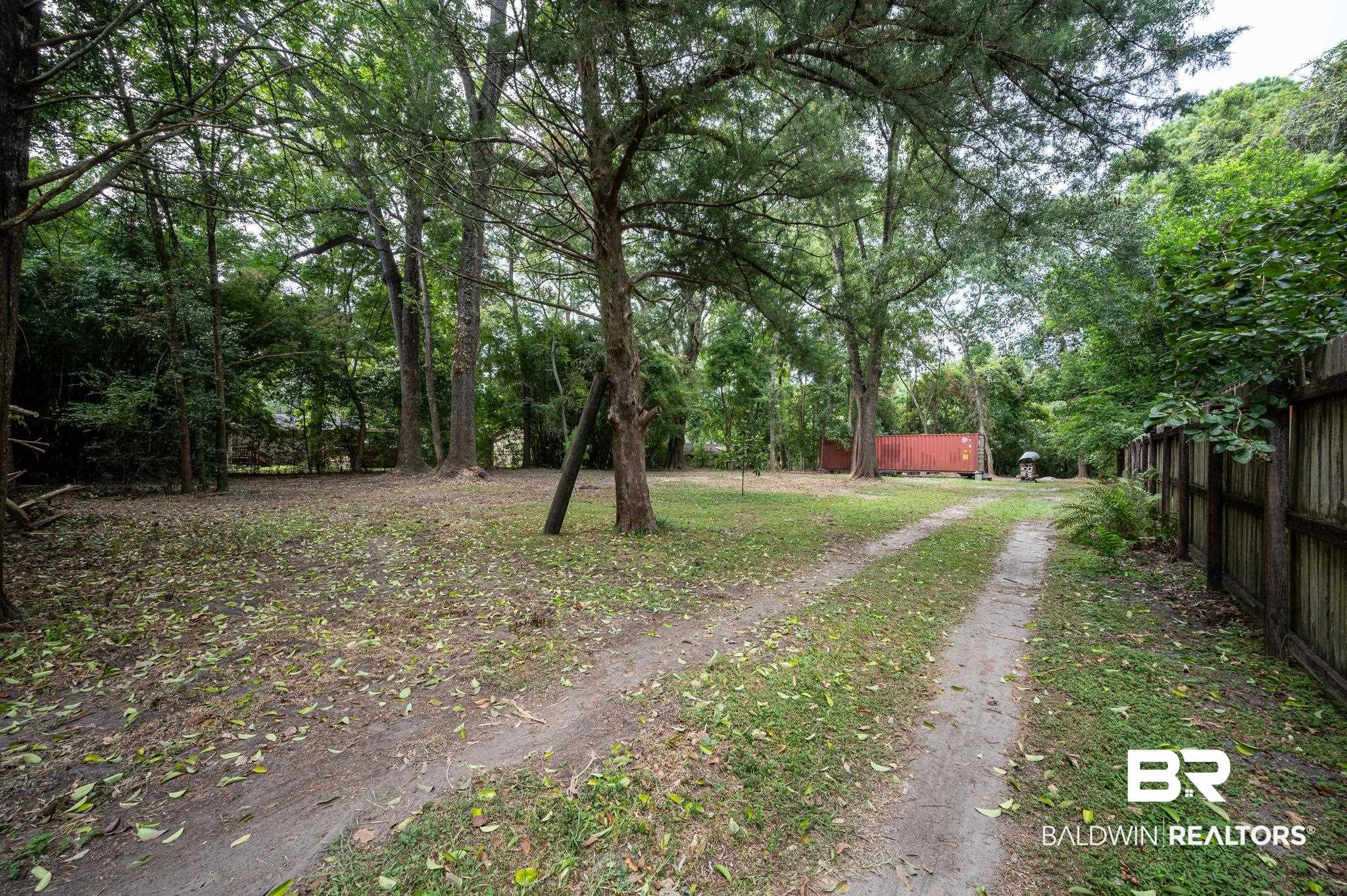 2318 Burgett Road Mobile, AL 36605 - Photo 8 of 26 View of yard