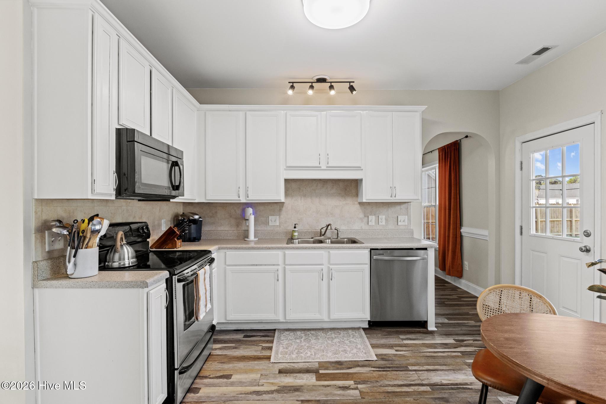 211 Gelynda Court Holly Ridge, NC 28445 - Photo 11 of 37 425A0944