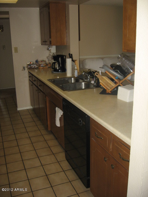 2527 South Rita Lane Tempe, AZ 85282 - Photo 3 of 6 Kitchen