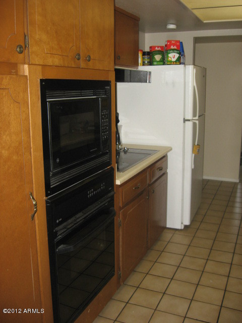 2527 South Rita Lane Tempe, AZ 85282 - Photo 4 of 6 Kitchen 2