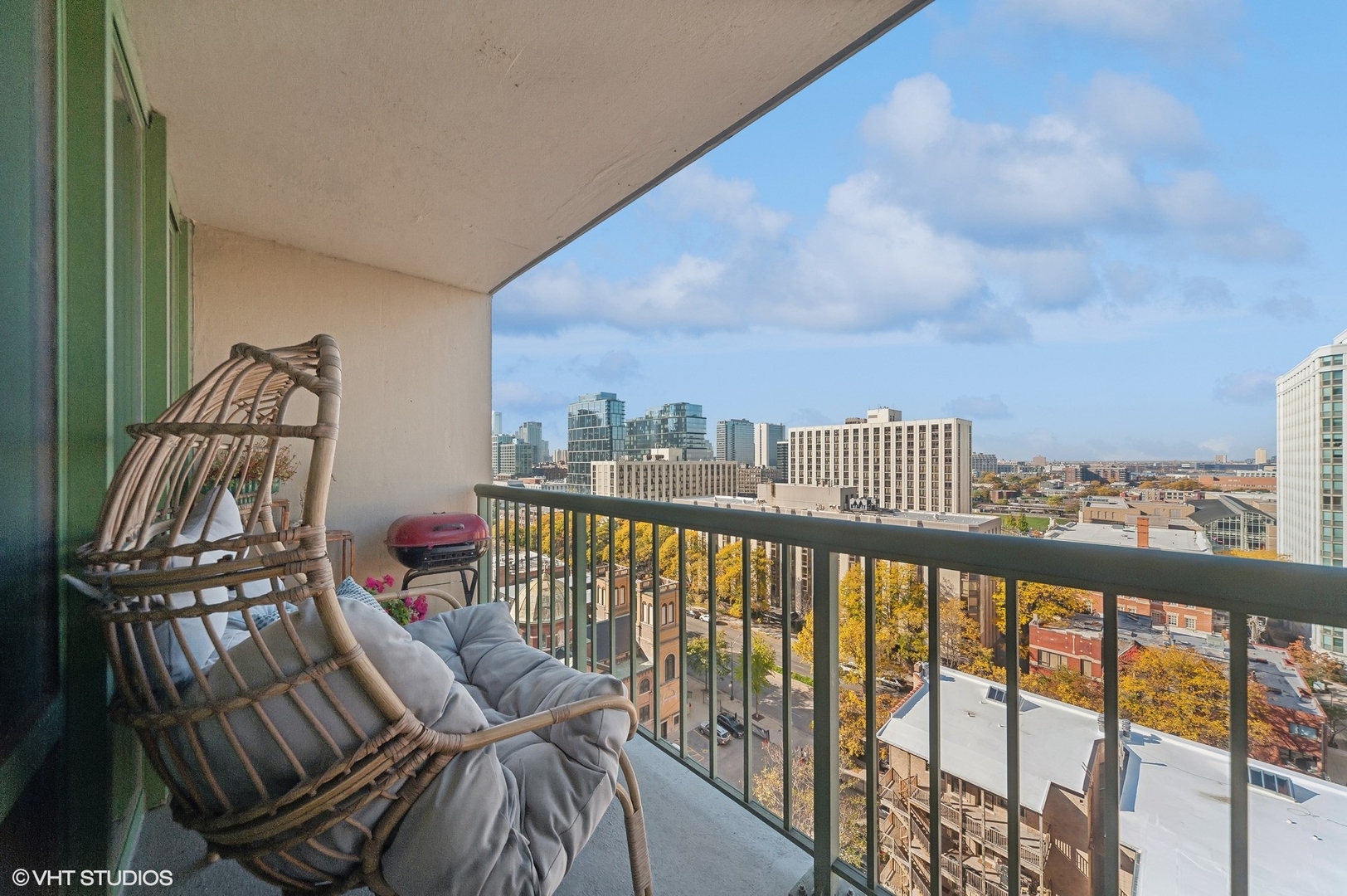 111 West Maple Street, Unit 909 Chicago, IL 60610 - Photo 14 of 23