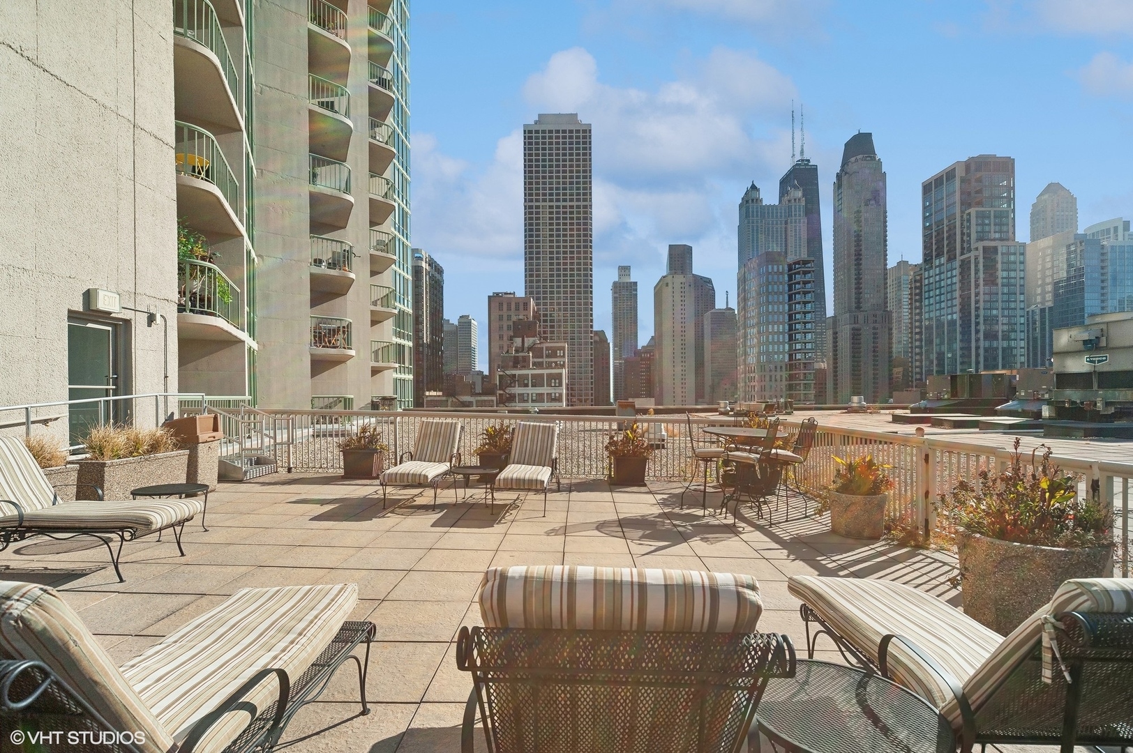 111 West Maple Street, Unit 909 Chicago, IL 60610 - Photo 21 of 23