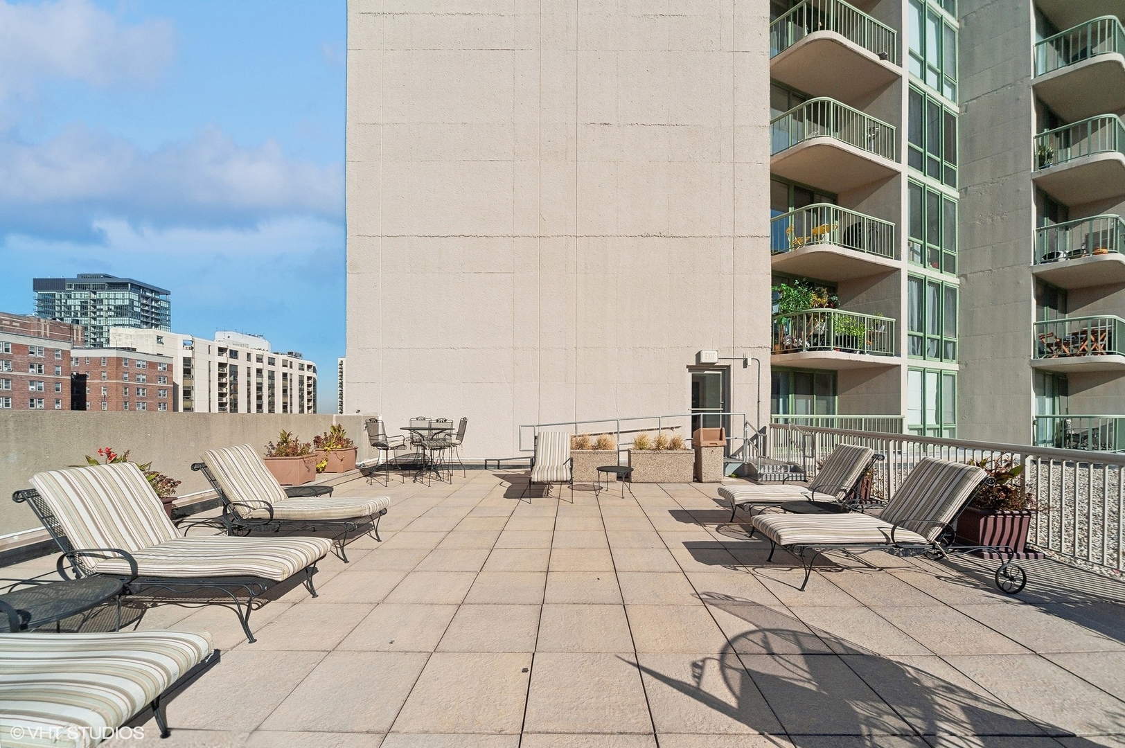 111 West Maple Street, Unit 909 Chicago, IL 60610 - Photo 22 of 23