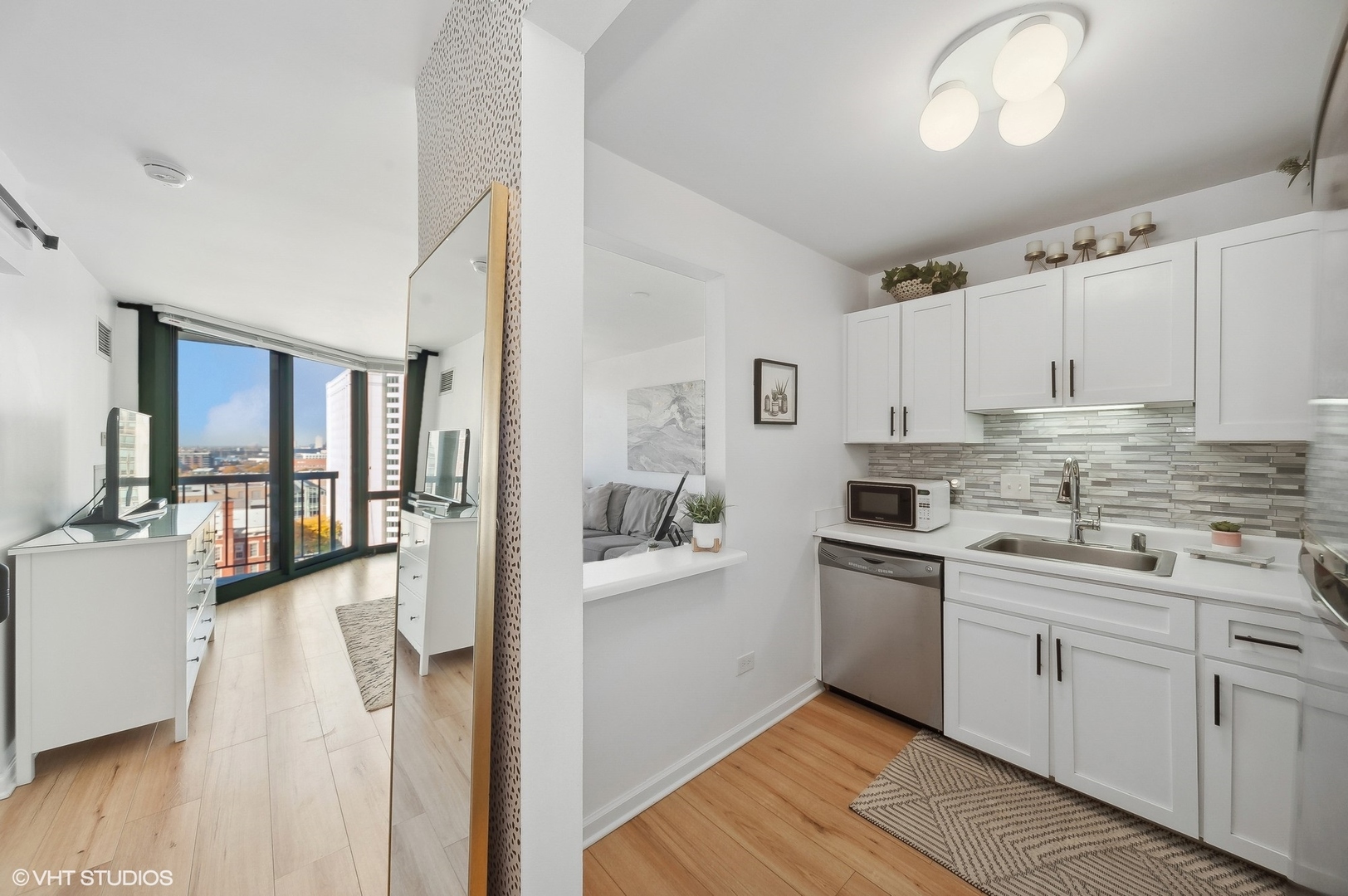 111 West Maple Street, Unit 909 Chicago, IL 60610 - Photo 9 of 23