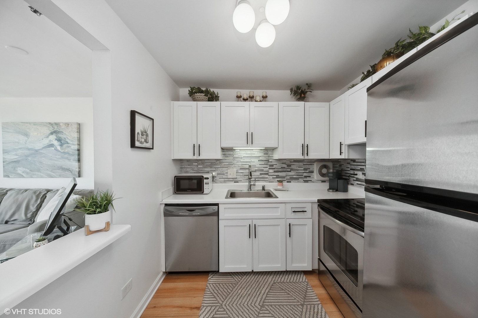 111 West Maple Street, Unit 909 Chicago, IL 60610 - Photo 10 of 23