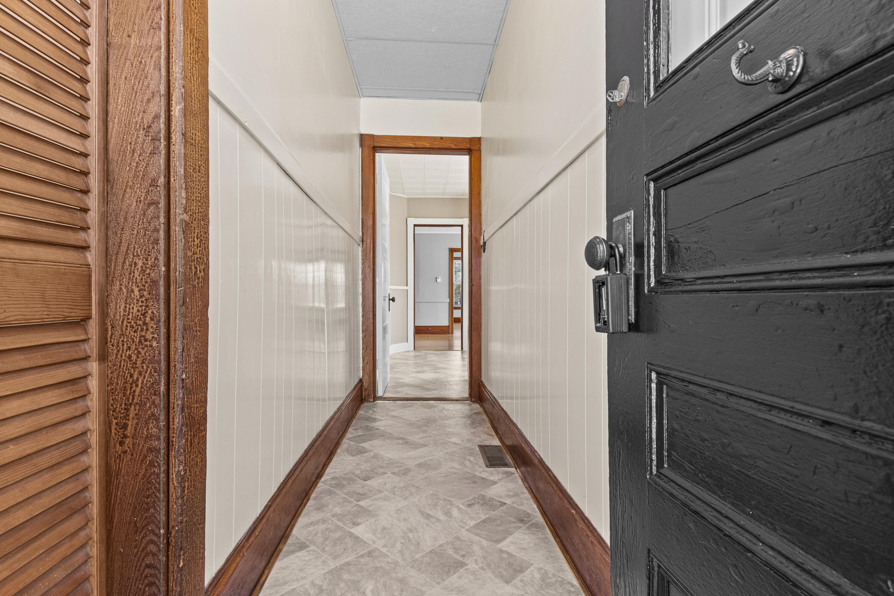 152 Allen Avenue Portland, ME 04103 - Photo 6 of 67 20250409JS-71001