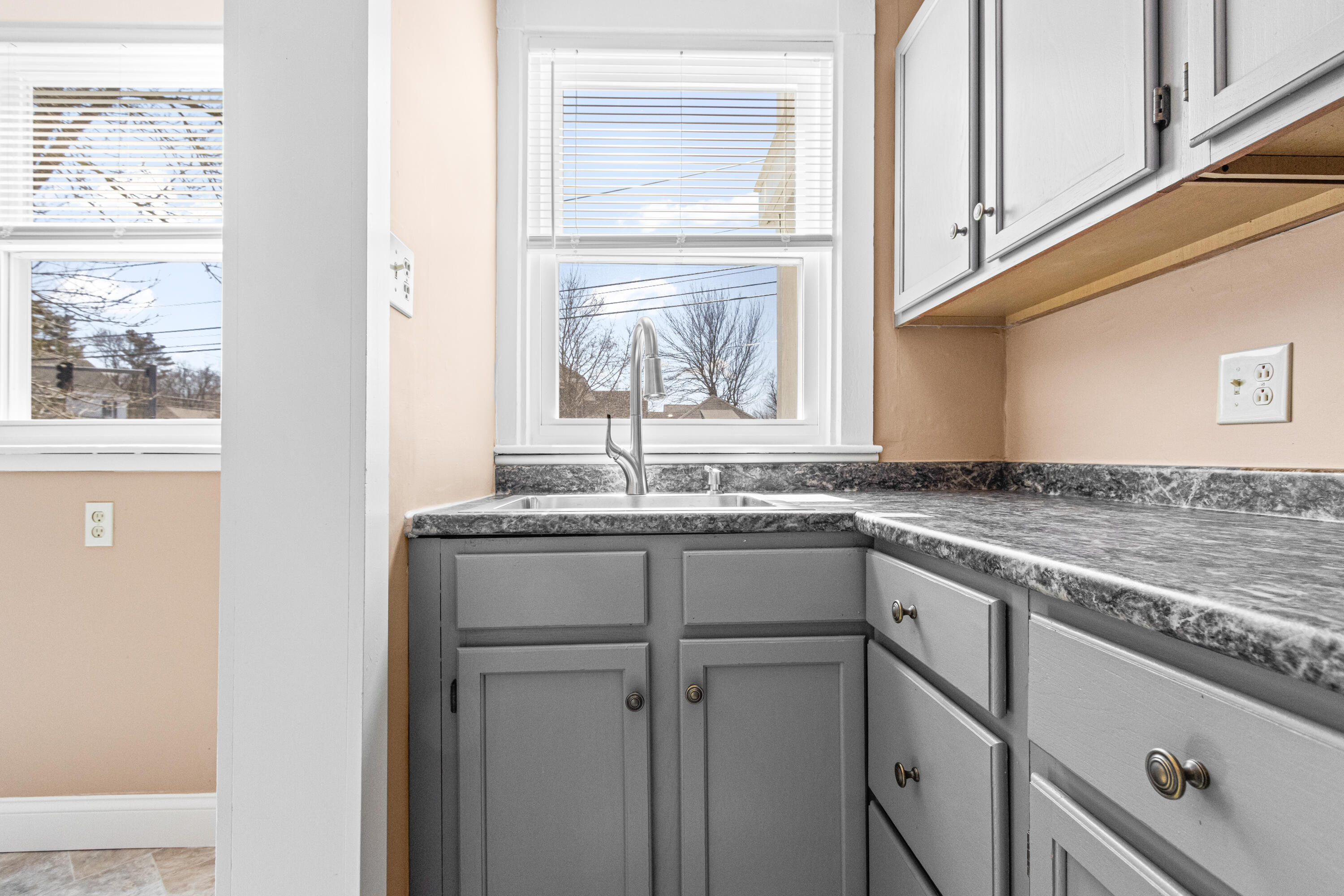 152 Allen Avenue Portland, ME 04103 - Photo 10 of 67 20250409JS-71007