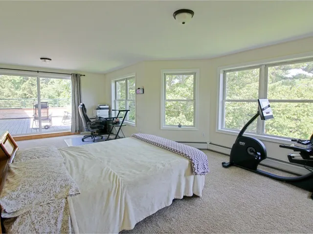 $512,500 | 91 Claire Point Road, Burlington, VT 05408