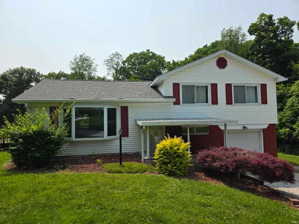 $2,000 | 1619 West Arlington Road, Bloomington, IN 47404