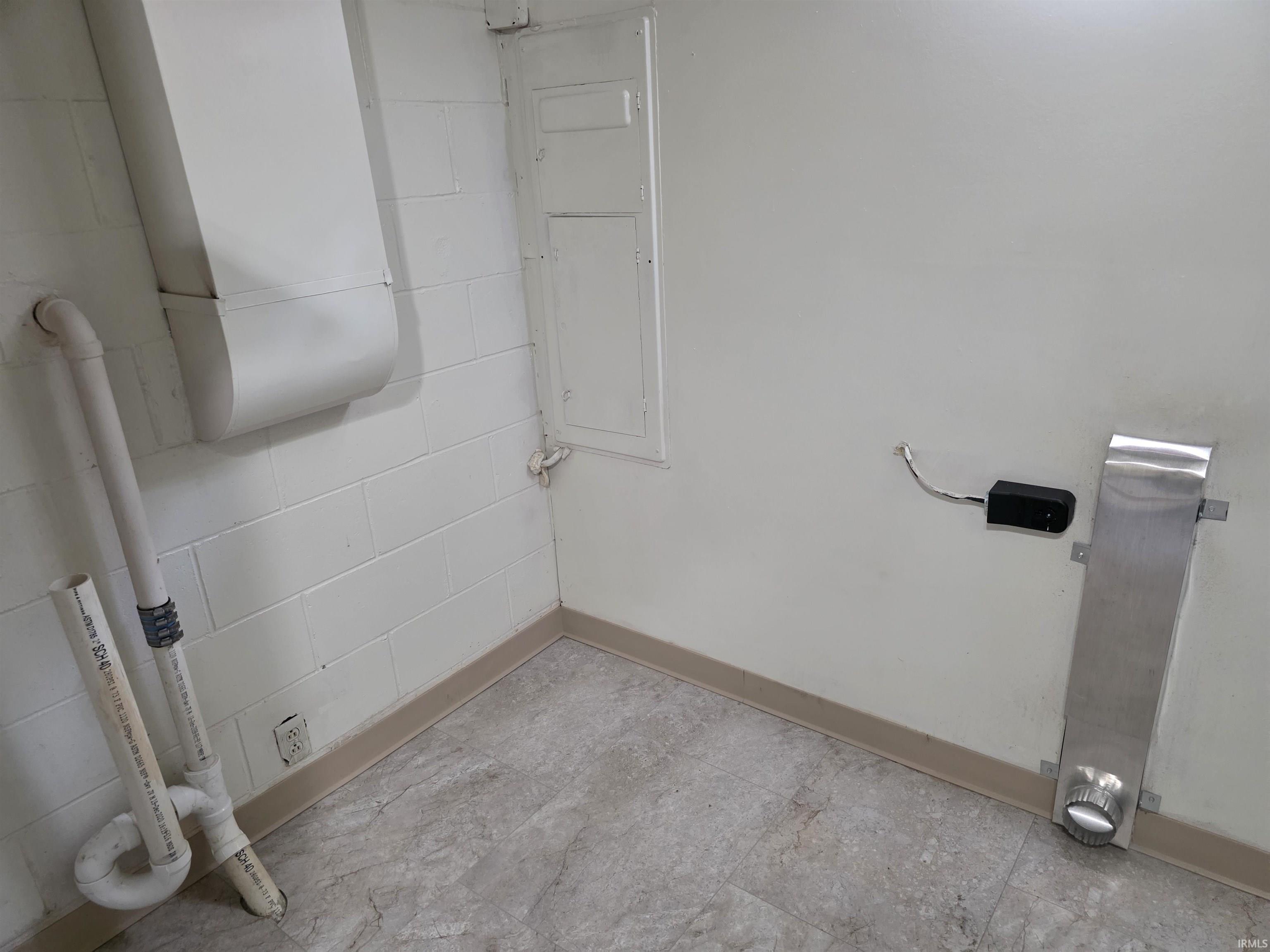 1619 West Arlington Road Bloomington, IN 47404 - Photo 13 of 23