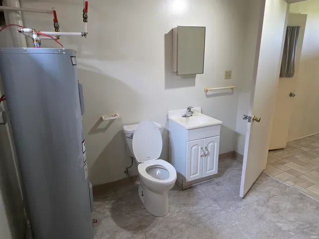 $2,000 | 1619 West Arlington Road, Bloomington, IN 47404