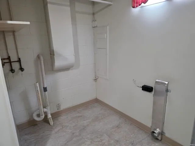 $2,000 | 1619 West Arlington Road, Bloomington, IN 47404