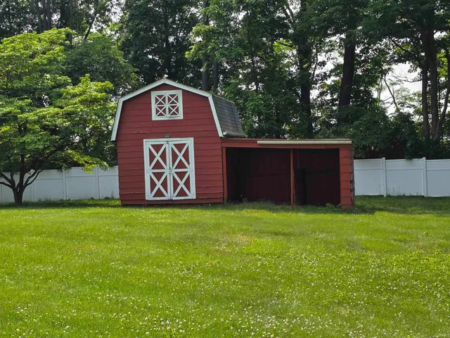 $2,000 | 1619 West Arlington Road, Bloomington, IN 47404