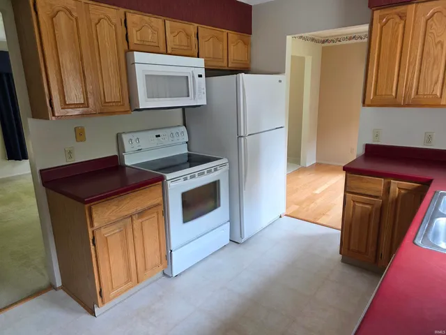 $2,000 | 1619 West Arlington Road, Bloomington, IN 47404