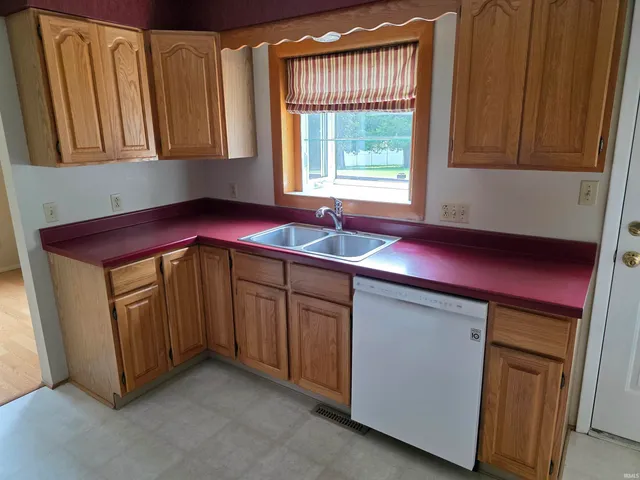 $2,000 | 1619 West Arlington Road, Bloomington, IN 47404