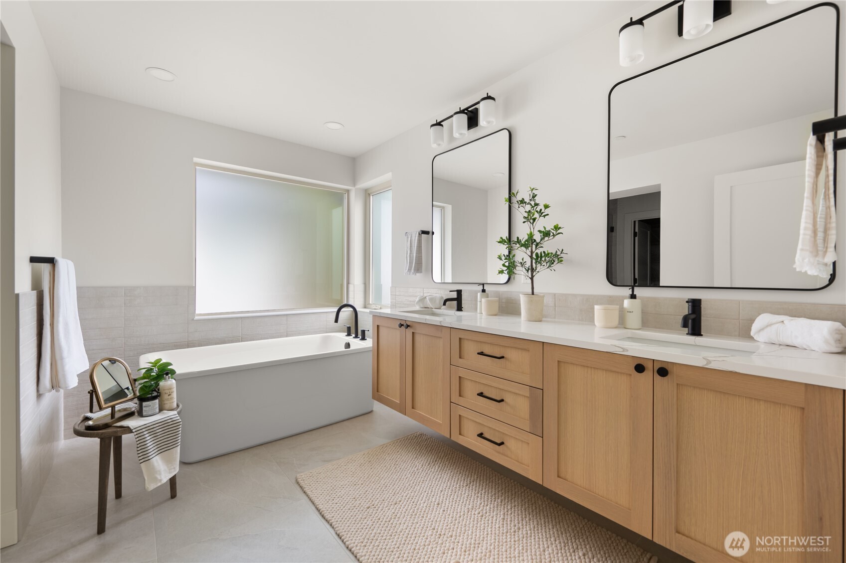 9909 Northeast 200th Street, Unit A Bothell, WA 98011 - Photo 19 of 35