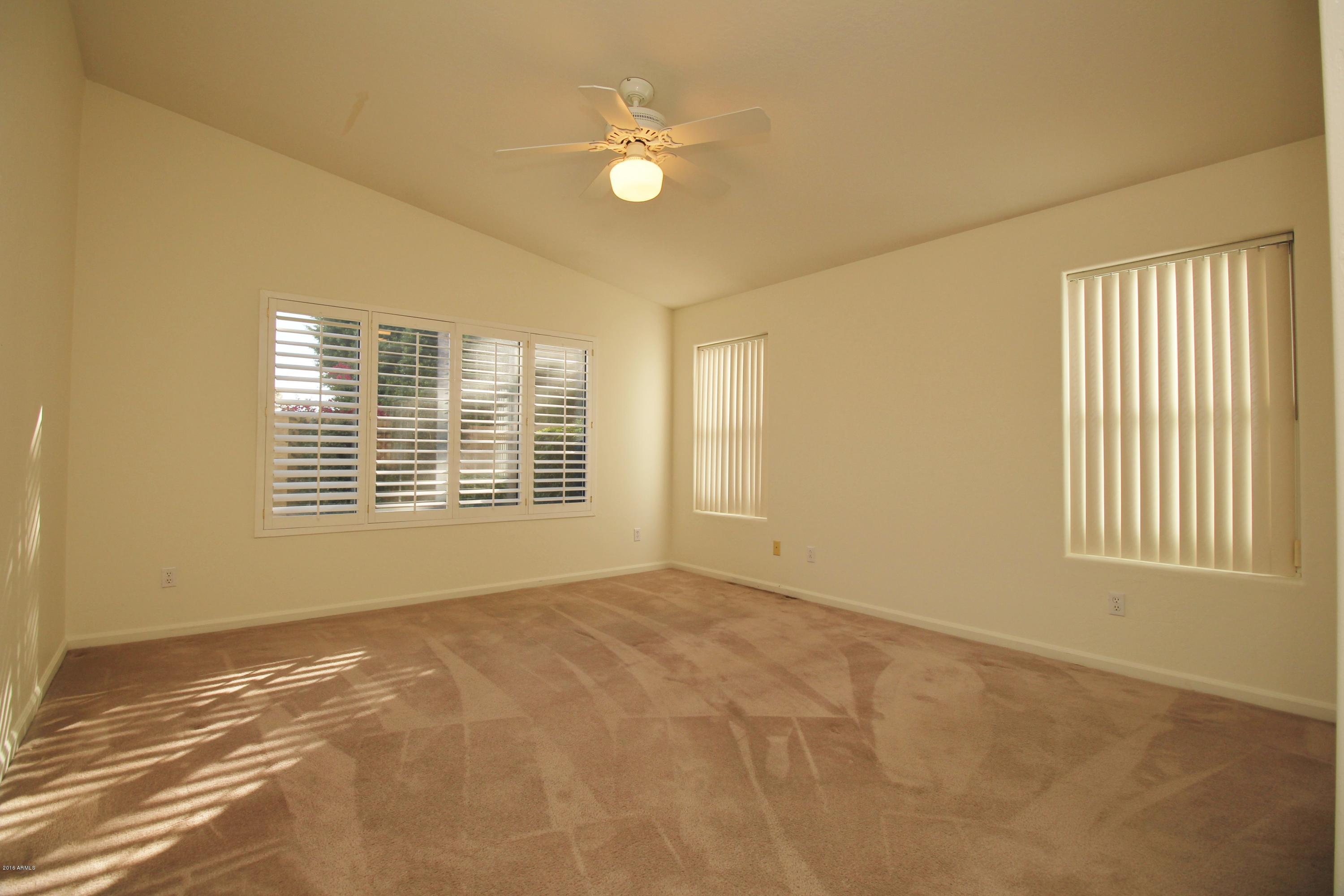 3563 East Utopia Road Phoenix, AZ 85050 - Photo 8 of 15 7-3563 E Utopia Master BR
