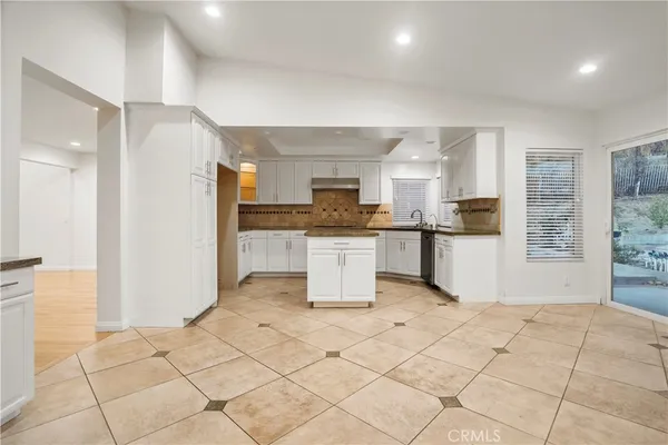 $6,500 | 11738 Andasol Avenue, Granada Hills, CA 91344