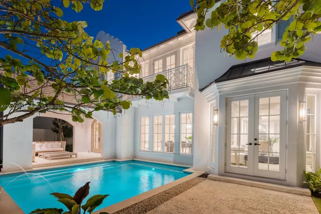 $13,450,000 | 2219 Ibis Isle Road East, Palm Beach, FL 33480