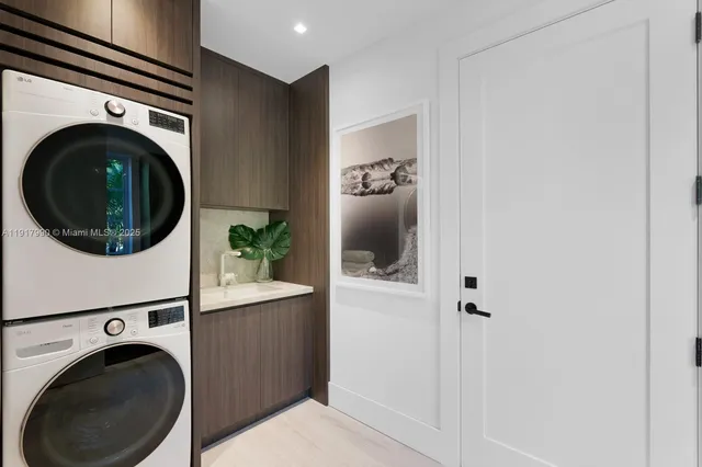 $13,450,000 | 2219 Ibis Isle Road East, Palm Beach, FL 33480