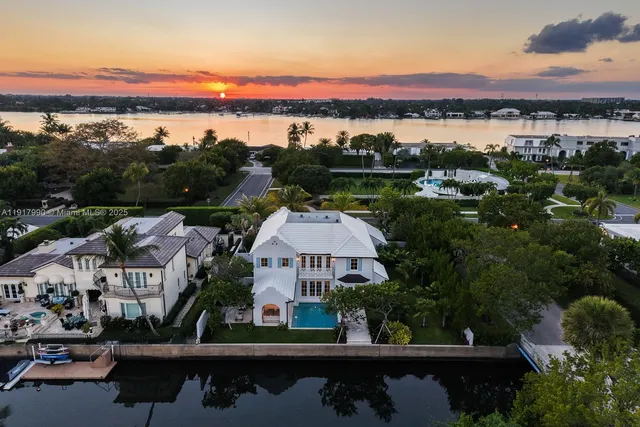 $13,450,000 | 2219 Ibis Isle Road East, Palm Beach, FL 33480