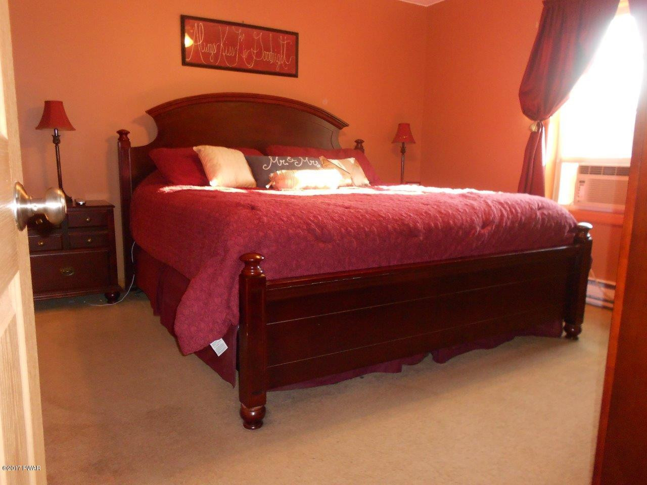 186 Sawmill Road Greentown, PA 18426 - Photo 25 of 42 15-master bedroom