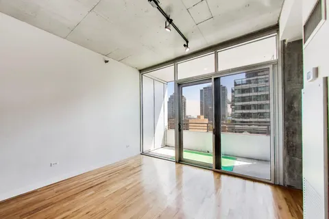 $350,000 | 1720 South Michigan Avenue, Unit 902, Chicago, IL 60616