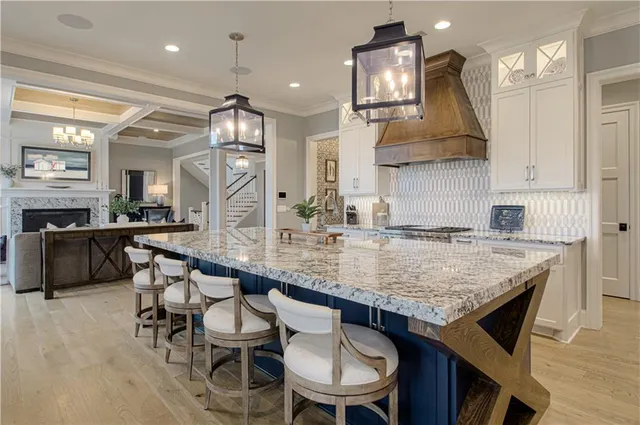 $2,995,000 | 27582 Highland Circle, Olathe, KS 66061