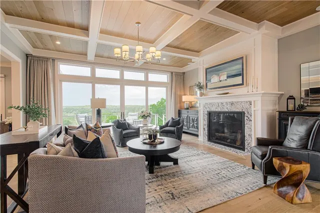 $2,995,000 | 27582 Highland Circle, Olathe, KS 66061