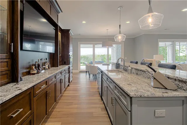 $2,995,000 | 27582 Highland Circle, Olathe, KS 66061