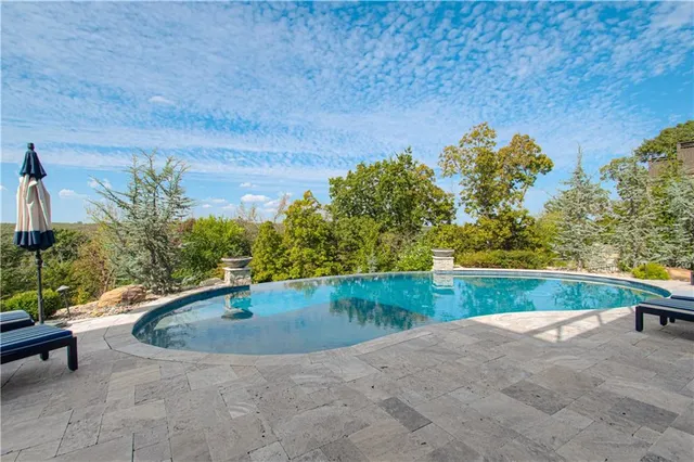 $2,995,000 | 27582 Highland Circle, Olathe, KS 66061