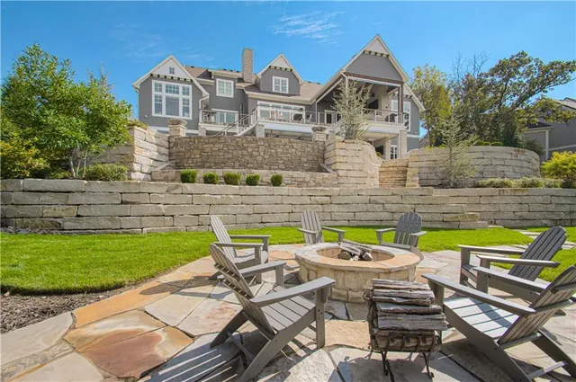 $2,995,000 | 27582 Highland Circle, Olathe, KS 66061